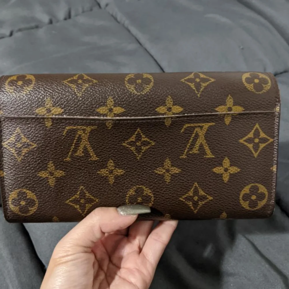 Louis Vuitton Sarah Wallet